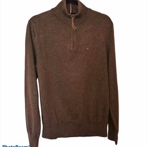 Tommy Hilfiger Men’s quarter-zip knit pullover